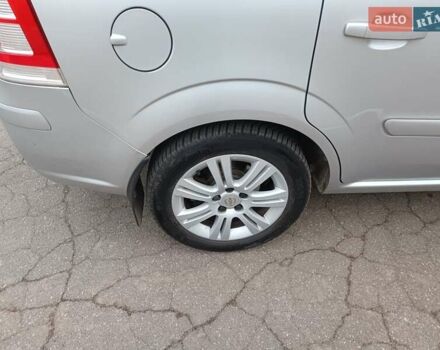 Серый Опель Зафира, объемом двигателя 1.69 л и пробегом 260 тыс. км за 8500 $, фото 15 на Automoto.ua