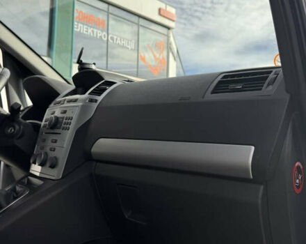 Серый Опель Зафира, объемом двигателя 1.7 л и пробегом 204 тыс. км за 8700 $, фото 17 на Automoto.ua