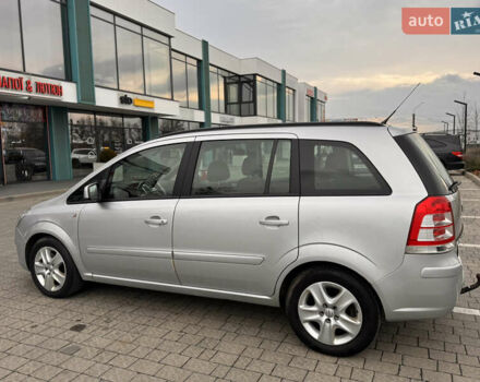 Серый Опель Зафира, объемом двигателя 1.7 л и пробегом 204 тыс. км за 8700 $, фото 5 на Automoto.ua