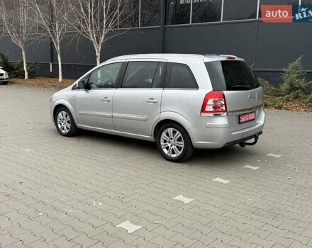 Серый Опель Зафира, объемом двигателя 1.8 л и пробегом 169 тыс. км за 8350 $, фото 5 на Automoto.ua