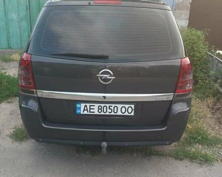 Серый Опель Зафира, объемом двигателя 1.7 л и пробегом 240 тыс. км за 8500 $, фото 4 на Automoto.ua