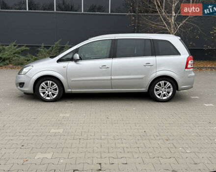 Серый Опель Зафира, объемом двигателя 1.8 л и пробегом 169 тыс. км за 8350 $, фото 4 на Automoto.ua