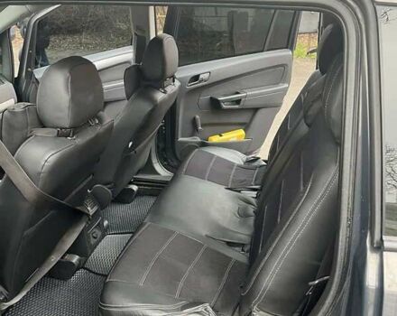 Серый Опель Зафира, объемом двигателя 1.6 л и пробегом 260 тыс. км за 7800 $, фото 2 на Automoto.ua