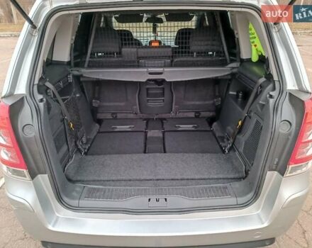 Серый Опель Зафира, объемом двигателя 1.69 л и пробегом 260 тыс. км за 8500 $, фото 39 на Automoto.ua