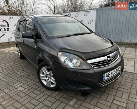 Сірий Опель Зафіра, об'ємом двигуна 1.7 л та пробігом 252 тис. км за 7999 $, фото 1 на Automoto.ua
