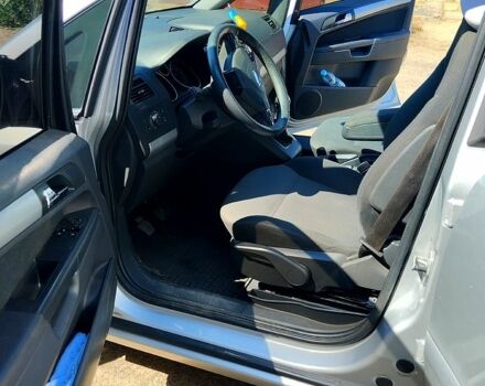 Серый Опель Зафира, объемом двигателя 1.7 л и пробегом 217 тыс. км за 7100 $, фото 3 на Automoto.ua