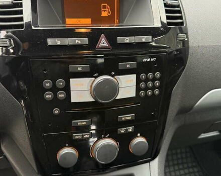 Серый Опель Зафира, объемом двигателя 1.8 л и пробегом 169 тыс. км за 8350 $, фото 33 на Automoto.ua