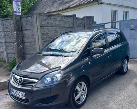 Серый Опель Зафира, объемом двигателя 1.7 л и пробегом 240 тыс. км за 8500 $, фото 10 на Automoto.ua