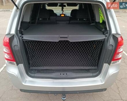 Серый Опель Зафира, объемом двигателя 1.69 л и пробегом 260 тыс. км за 8500 $, фото 32 на Automoto.ua