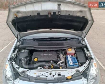 Серый Опель Зафира, объемом двигателя 1.69 л и пробегом 260 тыс. км за 8500 $, фото 10 на Automoto.ua