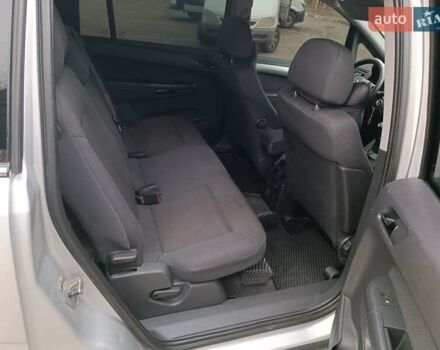 Серый Опель Зафира, объемом двигателя 1.69 л и пробегом 260 тыс. км за 8500 $, фото 36 на Automoto.ua