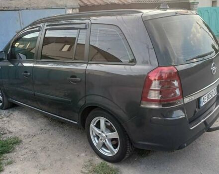 Серый Опель Зафира, объемом двигателя 1.7 л и пробегом 240 тыс. км за 8500 $, фото 1 на Automoto.ua