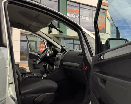 Серый Опель Зафира, объемом двигателя 1.7 л и пробегом 204 тыс. км за 8700 $, фото 20 на Automoto.ua