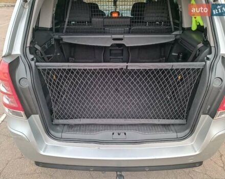 Серый Опель Зафира, объемом двигателя 1.69 л и пробегом 260 тыс. км за 8500 $, фото 28 на Automoto.ua