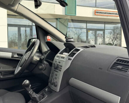 Серый Опель Зафира, объемом двигателя 1.7 л и пробегом 204 тыс. км за 8700 $, фото 9 на Automoto.ua