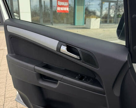 Серый Опель Зафира, объемом двигателя 1.7 л и пробегом 204 тыс. км за 8700 $, фото 19 на Automoto.ua