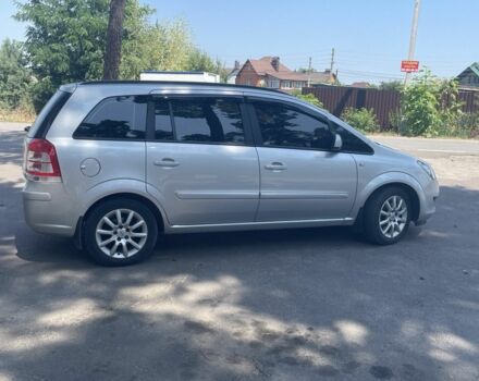 Серый Опель Зафира, объемом двигателя 1.7 л и пробегом 2 тыс. км за 7500 $, фото 1 на Automoto.ua