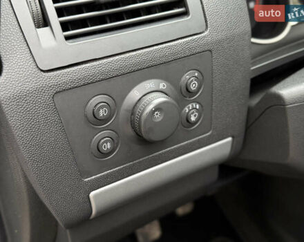 Серый Опель Зафира, объемом двигателя 1.8 л и пробегом 220 тыс. км за 7850 $, фото 28 на Automoto.ua