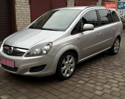 Серый Опель Зафира, объемом двигателя 1.8 л и пробегом 220 тыс. км за 7850 $, фото 3 на Automoto.ua