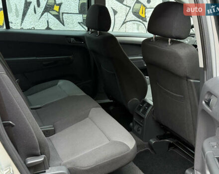 Серый Опель Зафира, объемом двигателя 1.8 л и пробегом 220 тыс. км за 7850 $, фото 23 на Automoto.ua