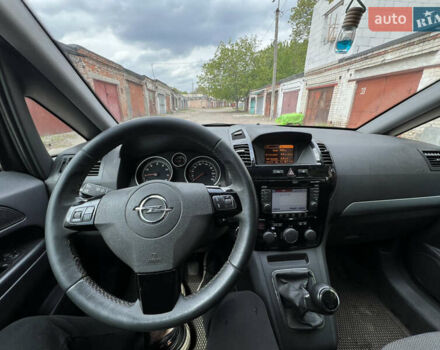 Серый Опель Зафира, объемом двигателя 1.8 л и пробегом 237 тыс. км за 8600 $, фото 10 на Automoto.ua