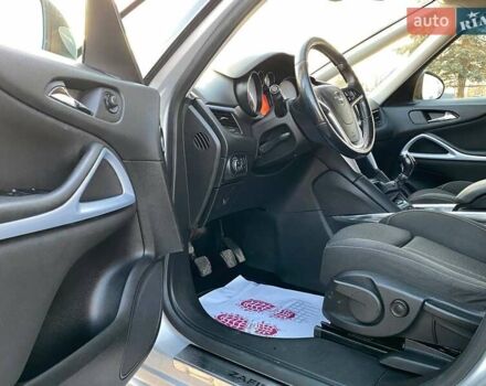 Серый Опель Зафира, объемом двигателя 2 л и пробегом 306 тыс. км за 9700 $, фото 7 на Automoto.ua