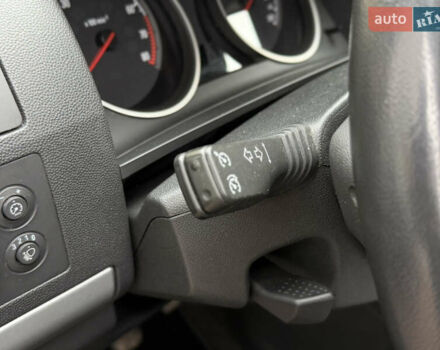 Серый Опель Зафира, объемом двигателя 1.8 л и пробегом 220 тыс. км за 7850 $, фото 27 на Automoto.ua