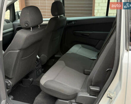 Серый Опель Зафира, объемом двигателя 1.8 л и пробегом 220 тыс. км за 7850 $, фото 24 на Automoto.ua