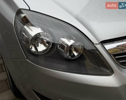 Серый Опель Зафира, объемом двигателя 1.8 л и пробегом 220 тыс. км за 7850 $, фото 12 на Automoto.ua