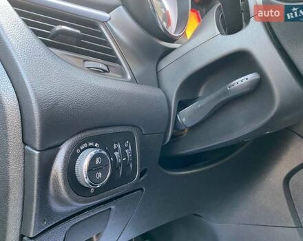 Серый Опель Зафира, объемом двигателя 2 л и пробегом 306 тыс. км за 9700 $, фото 12 на Automoto.ua