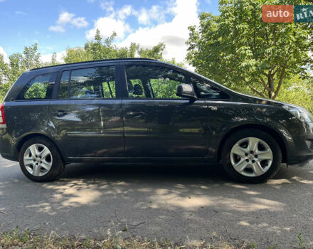 Сірий Опель Зафіра, об'ємом двигуна 1.8 л та пробігом 199 тис. км за 7999 $, фото 9 на Automoto.ua