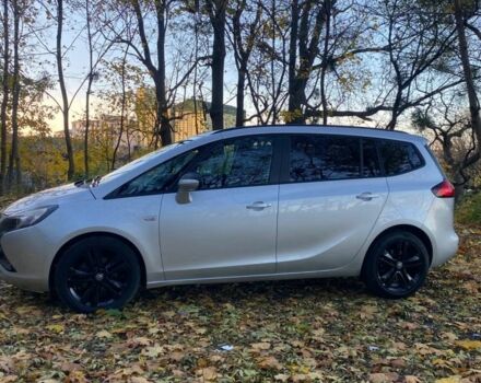 Серый Опель Зафира, объемом двигателя 2 л и пробегом 304 тыс. км за 9300 $, фото 3 на Automoto.ua