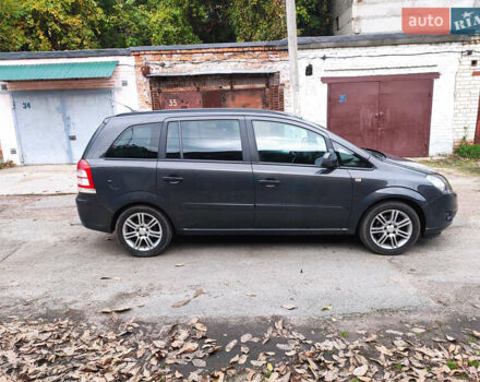 Серый Опель Зафира, объемом двигателя 1.8 л и пробегом 237 тыс. км за 8600 $, фото 1 на Automoto.ua