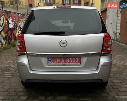 Серый Опель Зафира, объемом двигателя 1.8 л и пробегом 220 тыс. км за 7850 $, фото 7 на Automoto.ua