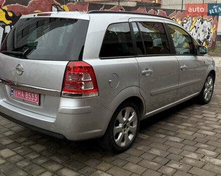Серый Опель Зафира, объемом двигателя 1.8 л и пробегом 220 тыс. км за 7850 $, фото 6 на Automoto.ua
