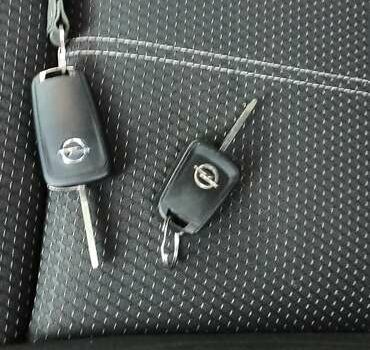 Серый Опель Зафира, объемом двигателя 1.96 л и пробегом 190 тыс. км за 11600 $, фото 11 на Automoto.ua