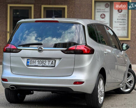Серый Опель Зафира, объемом двигателя 2 л и пробегом 195 тыс. км за 11500 $, фото 11 на Automoto.ua