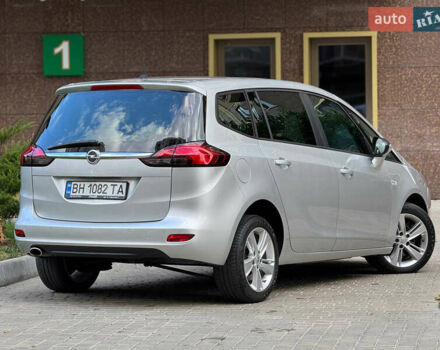 Серый Опель Зафира, объемом двигателя 2 л и пробегом 195 тыс. км за 11500 $, фото 10 на Automoto.ua