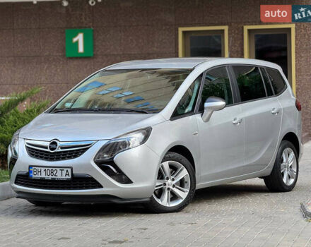 Серый Опель Зафира, объемом двигателя 2 л и пробегом 195 тыс. км за 11500 $, фото 2 на Automoto.ua