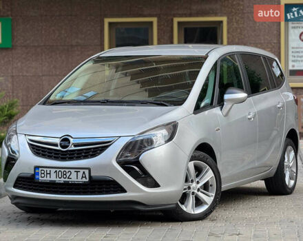 Серый Опель Зафира, объемом двигателя 2 л и пробегом 195 тыс. км за 11500 $, фото 1 на Automoto.ua