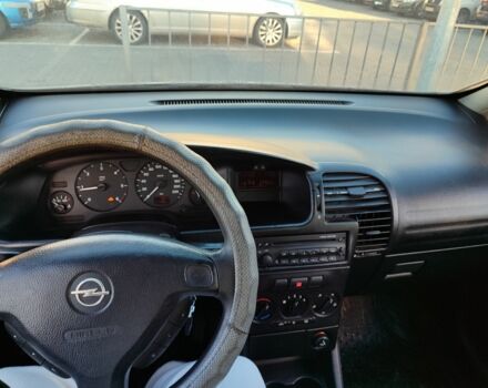 Сірий Опель Зафіра, об'ємом двигуна 2.2 л та пробігом 270 тис. км за 3300 $, фото 3 на Automoto.ua