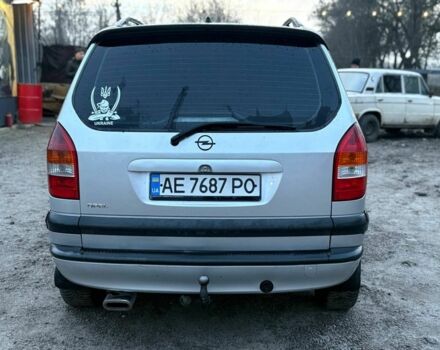 Серый Опель Зафира, объемом двигателя 1.8 л и пробегом 400 тыс. км за 4000 $, фото 6 на Automoto.ua