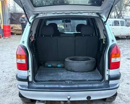 Серый Опель Зафира, объемом двигателя 1.8 л и пробегом 400 тыс. км за 4000 $, фото 7 на Automoto.ua