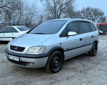 Серый Опель Зафира, объемом двигателя 1.8 л и пробегом 400 тыс. км за 4000 $, фото 3 на Automoto.ua