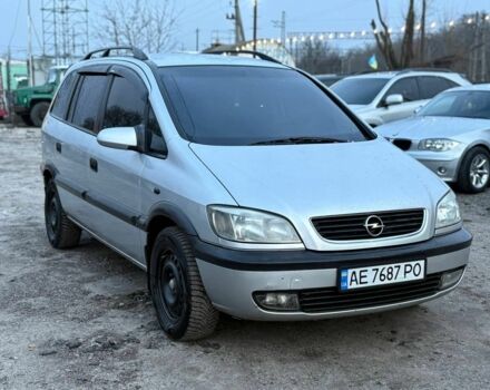 Серый Опель Зафира, объемом двигателя 1.8 л и пробегом 400 тыс. км за 4000 $, фото 2 на Automoto.ua