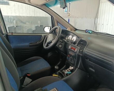 Серый Опель Зафира, объемом двигателя 2.2 л и пробегом 290 тыс. км за 3300 $, фото 17 на Automoto.ua