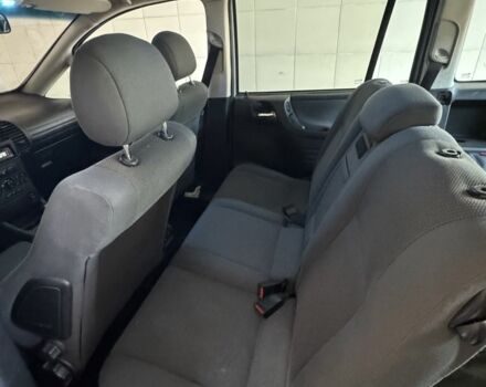 Серый Опель Зафира, объемом двигателя 2 л и пробегом 270 тыс. км за 2419 $, фото 9 на Automoto.ua