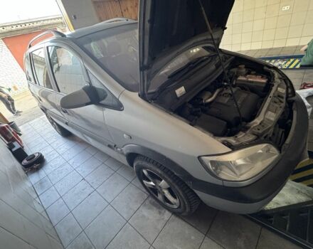 Серый Опель Зафира, объемом двигателя 2 л и пробегом 270 тыс. км за 2419 $, фото 6 на Automoto.ua