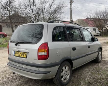 Серый Опель Зафира, объемом двигателя 2.2 л и пробегом 210 тыс. км за 1950 $, фото 3 на Automoto.ua
