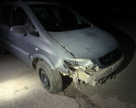 Серый Опель Зафира, объемом двигателя 1.8 л и пробегом 100 тыс. км за 358 $, фото 4 на Automoto.ua